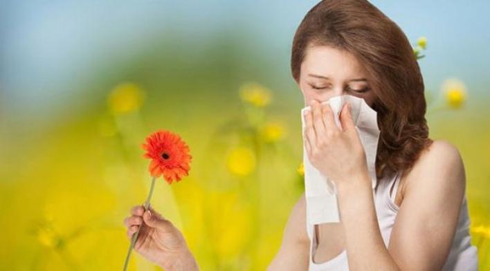 
Mövsümi allergiyanın əlamətləri nələrdir?
