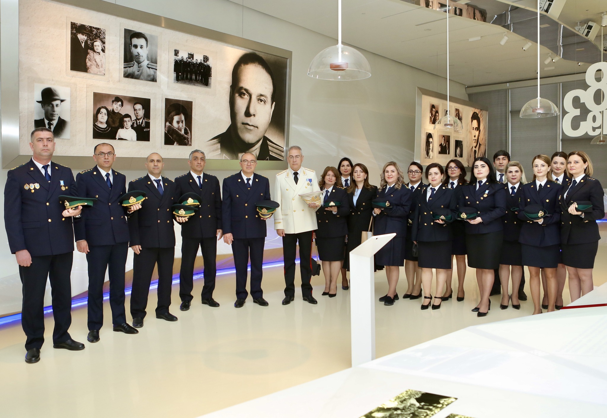 DGK-nın Tibbi Xidmət İdarəsinin nümayəndə heyəti Heydər Əliyev Mərkəzində yerləşən Heydər Əliyev Muzeyini ziyarət edib