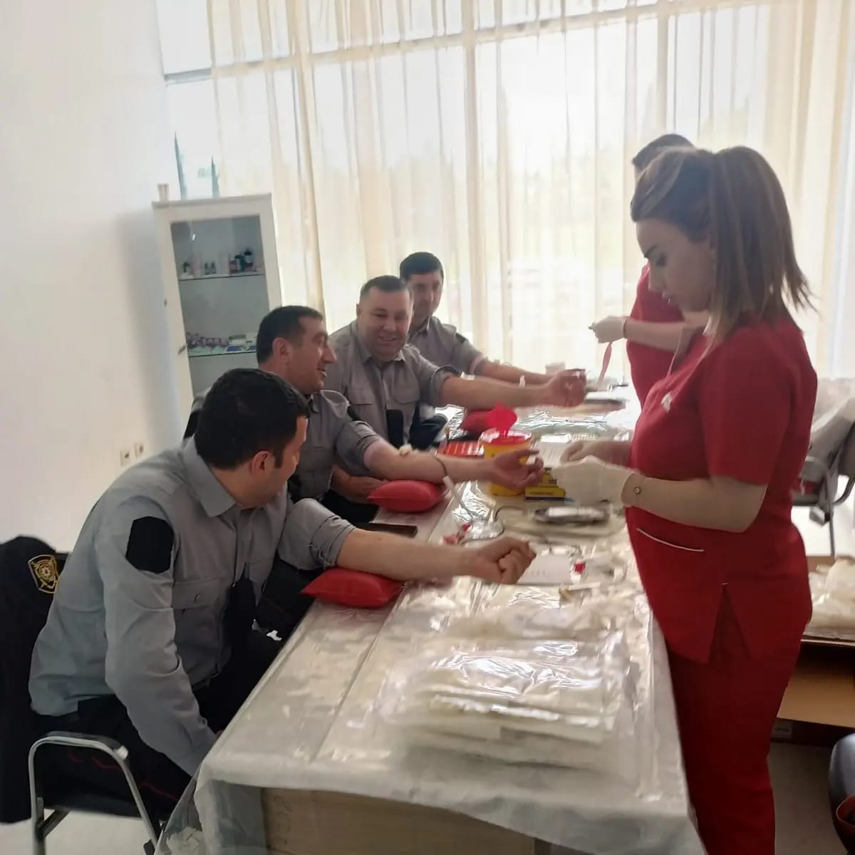 Ağcabədidə keçirilən qanvermə aksiyasında 100-dən çox donor könüllü qan verib