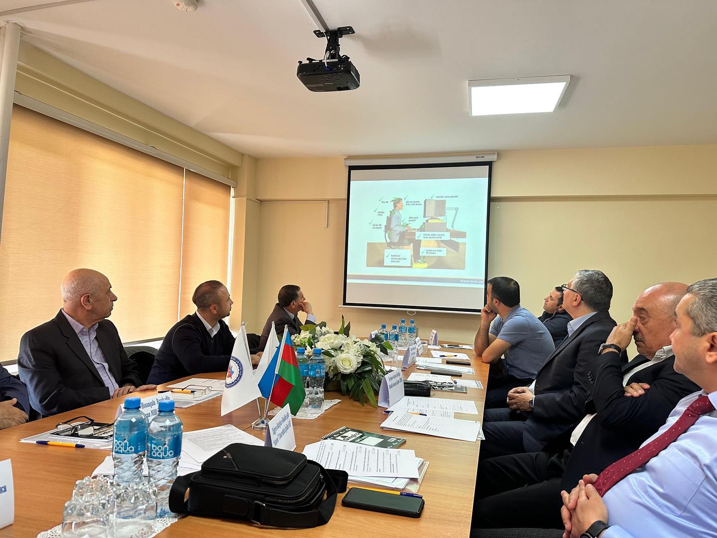  İş yerlərində fiziki aktivliyin təbliği məqsədilə maarifləndirici tədbir keçirilib   