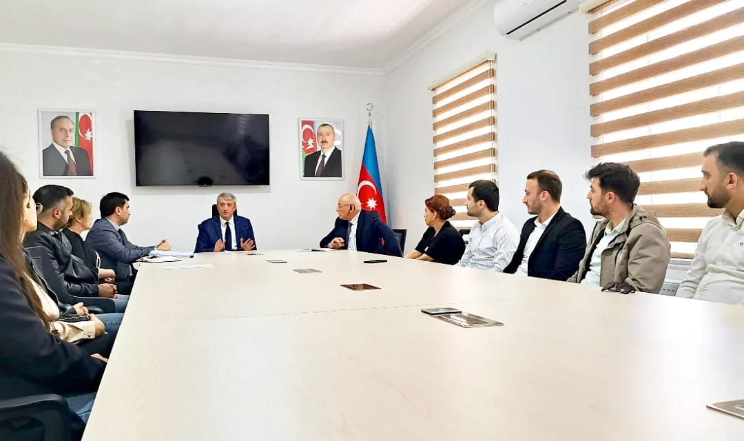 Respublika Təcili və Təxirəsalınmaz Tibbi Yardım Mərkəzində müsahibə mərhələsindən uğurla keçmiş namizədlərlə görüş olub