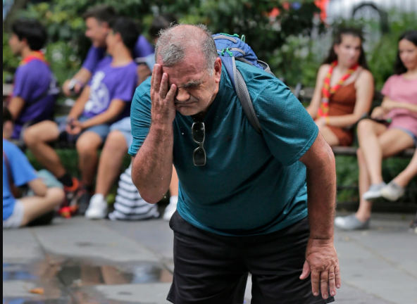 İsti vurmanın əlamətləri və ilk yardım - Bu xəstəlikləri olanlar üçün daha təhlükəlidir