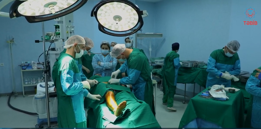  Türkiyəli və azərbaycanlı həkim heyəti Vətən müharibəsi qazisi üzərində ağır cərrahi əməliyyat icra edib   