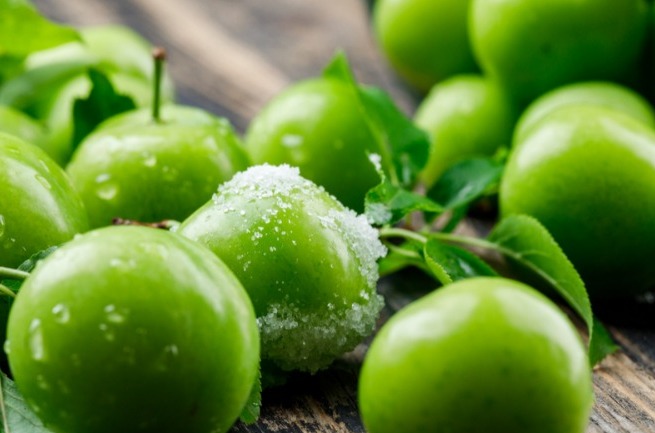 Alçanı ac halda və duzla yemək zərərlidir