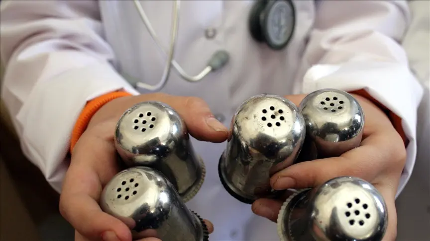 Yeməyə sonradan duz əlavə etmək mədə xərçəngi riskini artırır