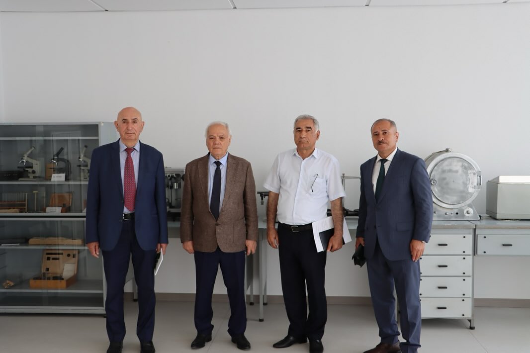 BDU-nun Mikrobiologiya kafedrasının əməkdaşları Elmi-Tədqiqat Tibbi Profilaktika İnstitutunda olublar