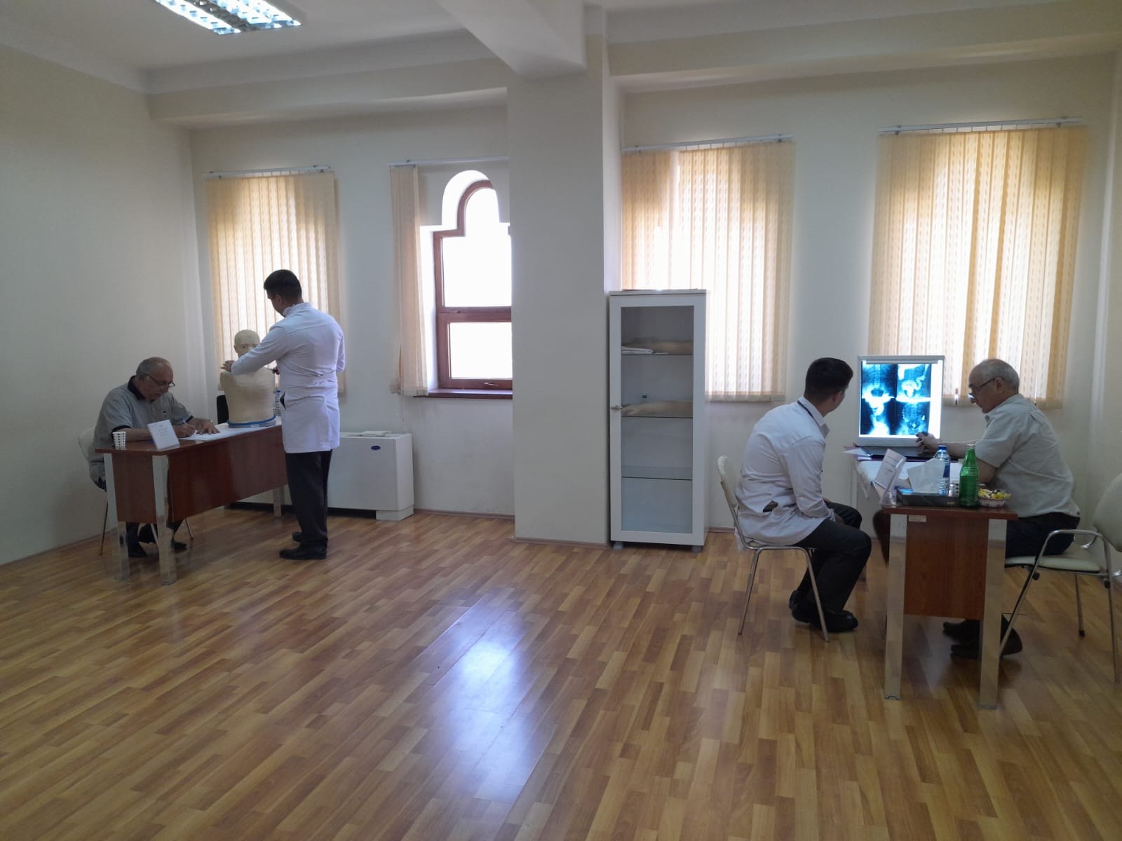  Kursantların klinik bacarıqları yoxlanılıb   