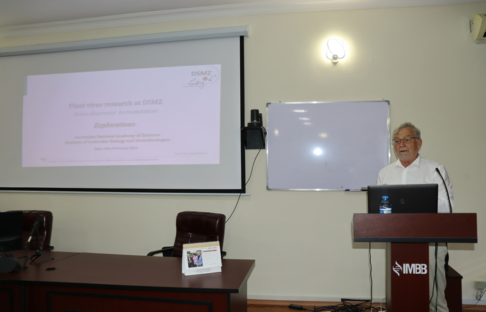 Almaniyalı professor Molekulyar Biologiya və Biotexnologiyalar İnstitutunda elmi ezamiyyətdə olub