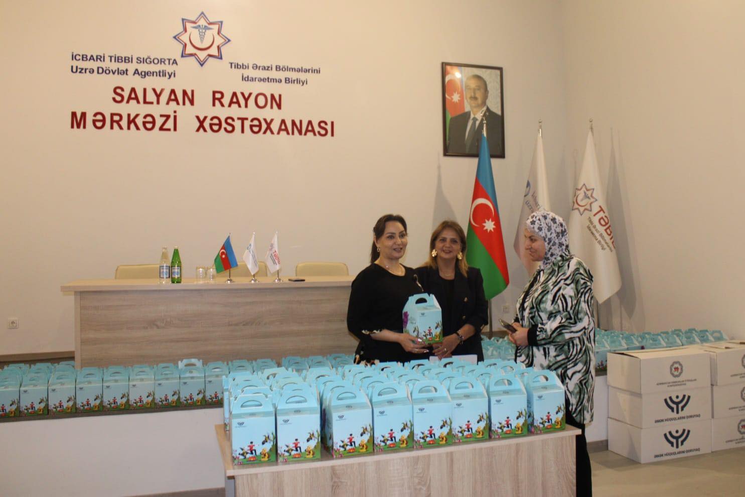 Salyan RMX-nın əməkdaşlarına bayram sovqatı paylanılıb