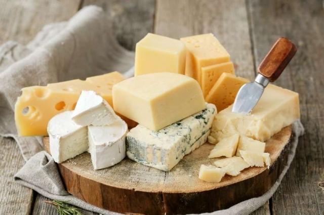 Ağ, yoxsa sarı pendir?