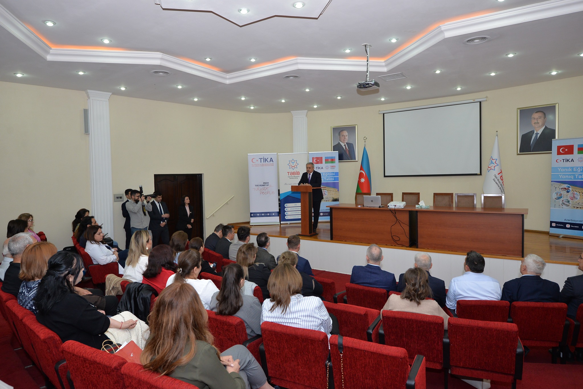  “Yanıq yaralarının müalicəsi” mövzusunda təlimə start verilib   