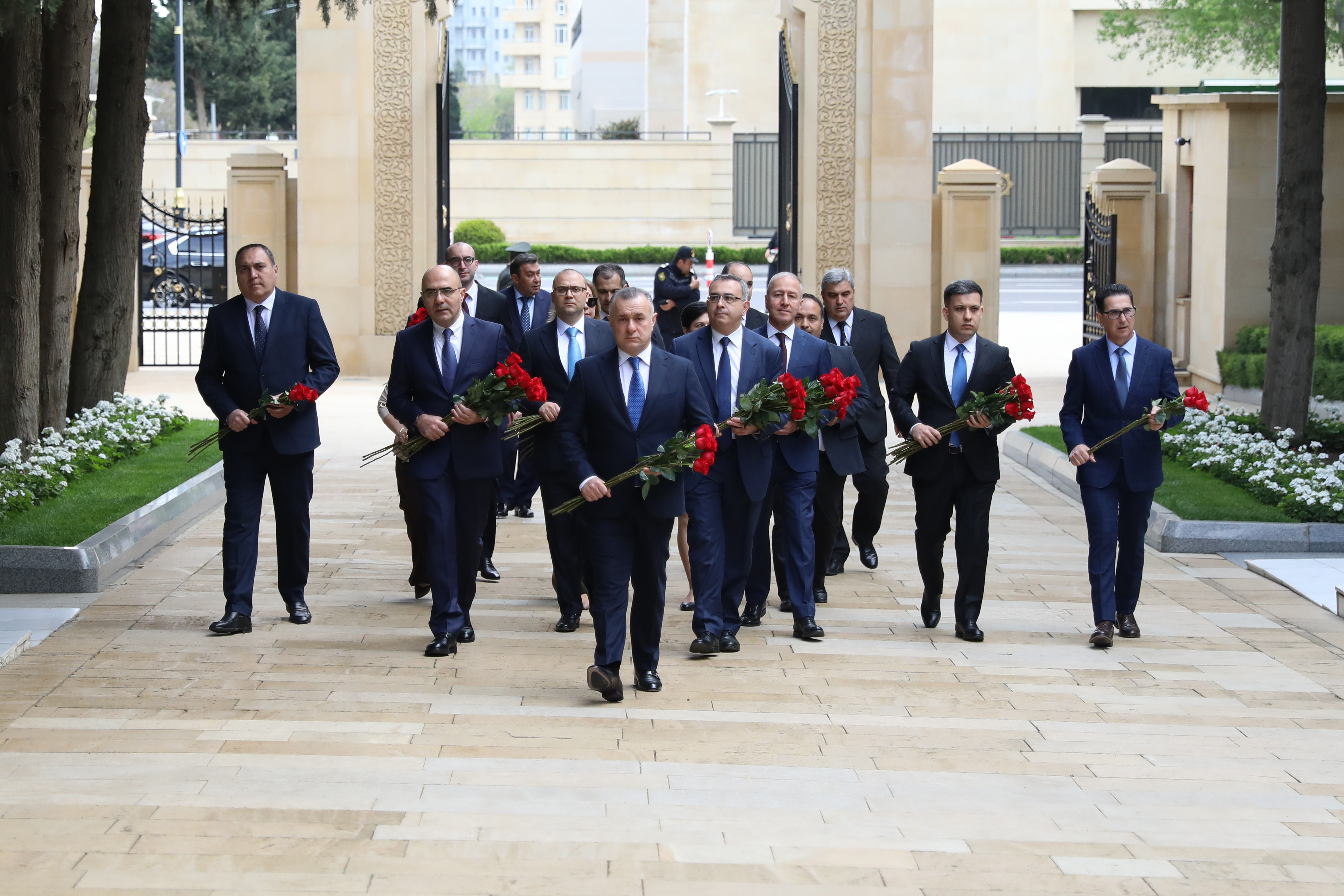  Səhiyyə Nazirliyinin rəhbərliyi akademik Zərifə xanım Əliyevanın xatirəsini ehtiramla yad edib