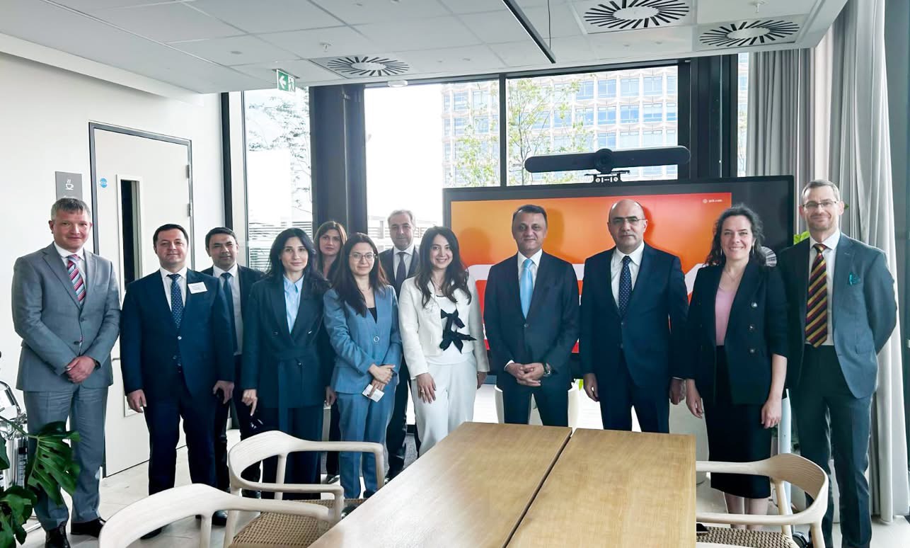 TƏBİB və İcbari Tibbi Sığorta üzrə Dövlət Agentliyinin nümayəndə heyətləri Böyük Britaniya və Şimali İrlandiya Birləşmiş Krallığında işgüzar səfərdə olub