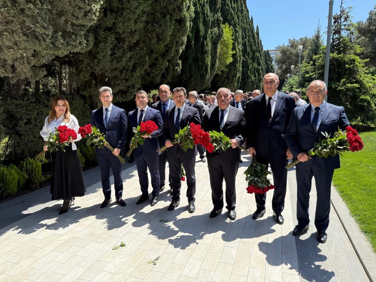 ATU-nun rəhbərliyi və kollektivi Ulu Öndərin xatirəsini yad edib  