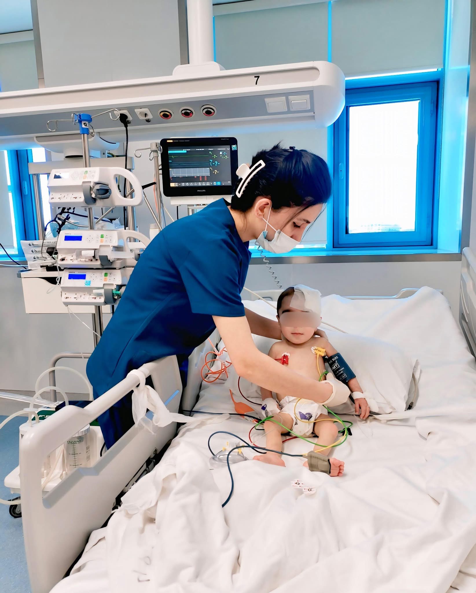 Körpənin həyatı uğurlu multidisiplinar müalicə nəticəsində xilas edildi