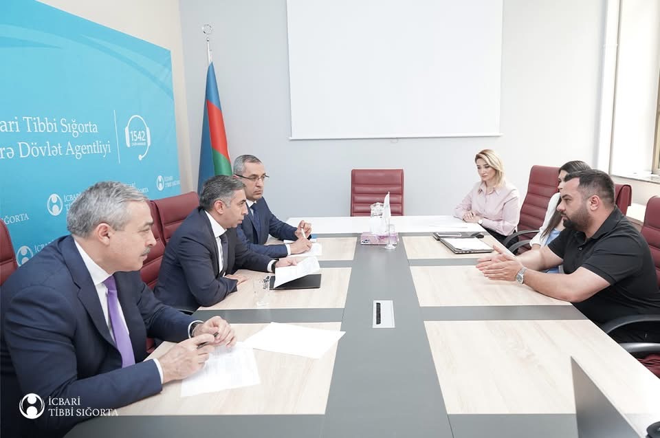 İcbari Tibbi Sığorta üzrə Dövlət Agentliyinin İdarə Heyətinin sədri vətəndaşların müraciətlərini dinləyib