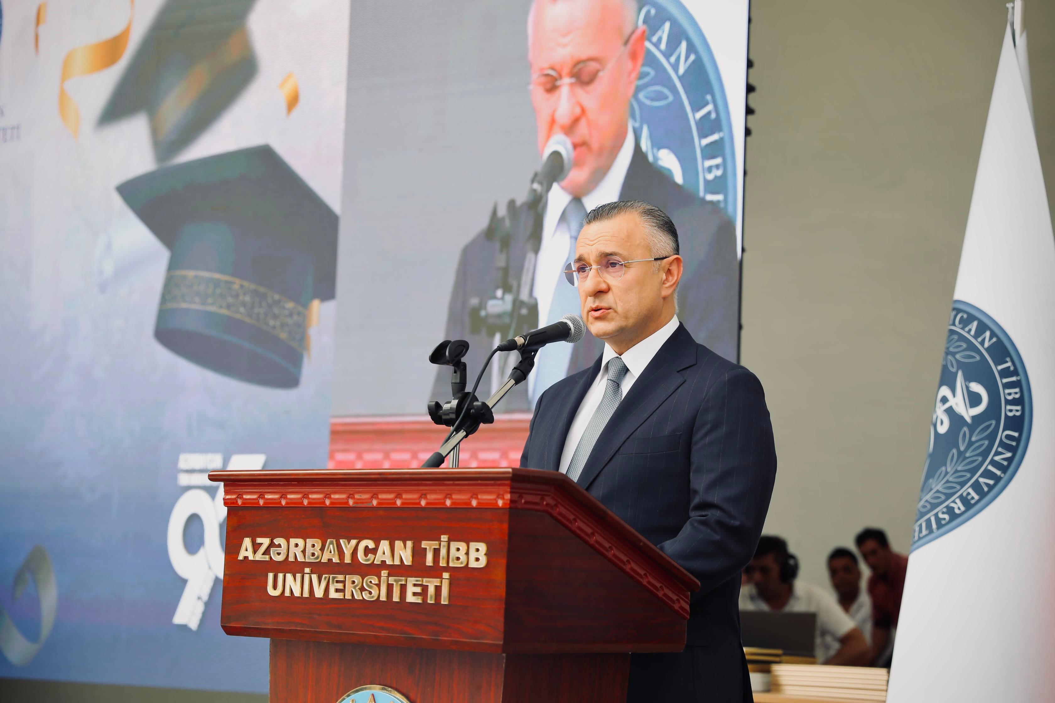  “Həkimlik qəhrəmanlıqdır” – Səhiyyə nazirindən Tibb Universitetinin məzunlarına çağırış