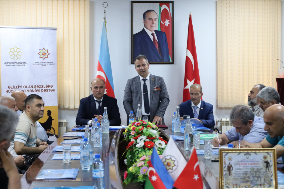 Əlilliyi olan şəxslərə hüquqi və mənəvi dəstək məsələsi müzakirə olunub  