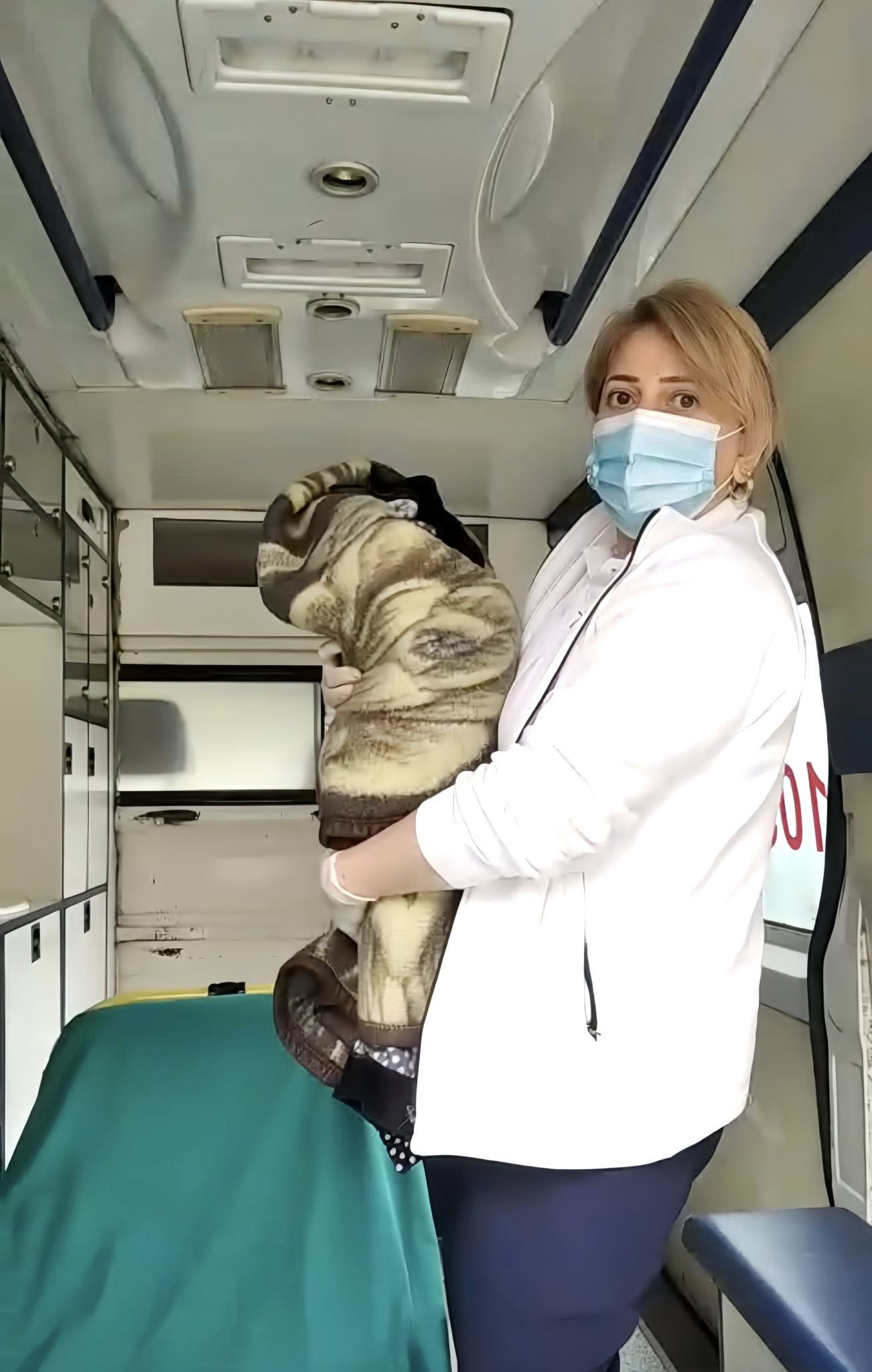 Təcili tibbi yardım feldşeri tərəfindən 40 həftəlik hamilə qadının doğuş prosesi idarə olunub