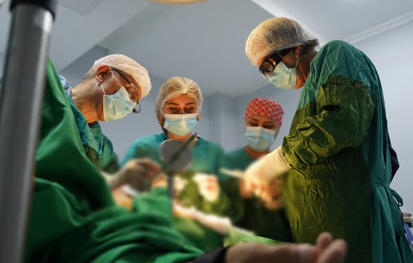  Respublika Klinik Xəstəxanasında pasiyent üzərində eyni anda 5 əməliyyat icra olunub   