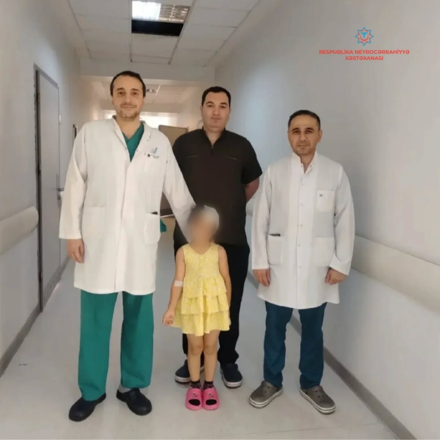 Huşsuz vəziyyətdə Respublika Neyrocərrahiyyə Xəstəxanasına hospitalizasiya olunan 7 yaşlı pasiyent uğurlu əməliyyatdan sonra evə buraxılıb
