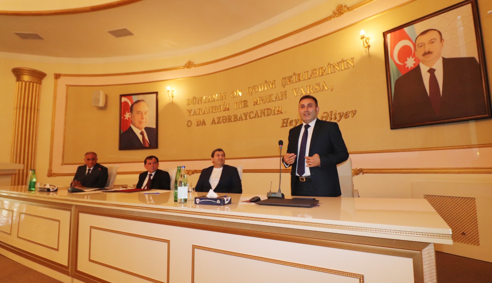  Elmi seminar: “Kəskin qarın hallarının idarə olunmasında komanda yanaşması: triajdan çevik müdaxiləyə”    