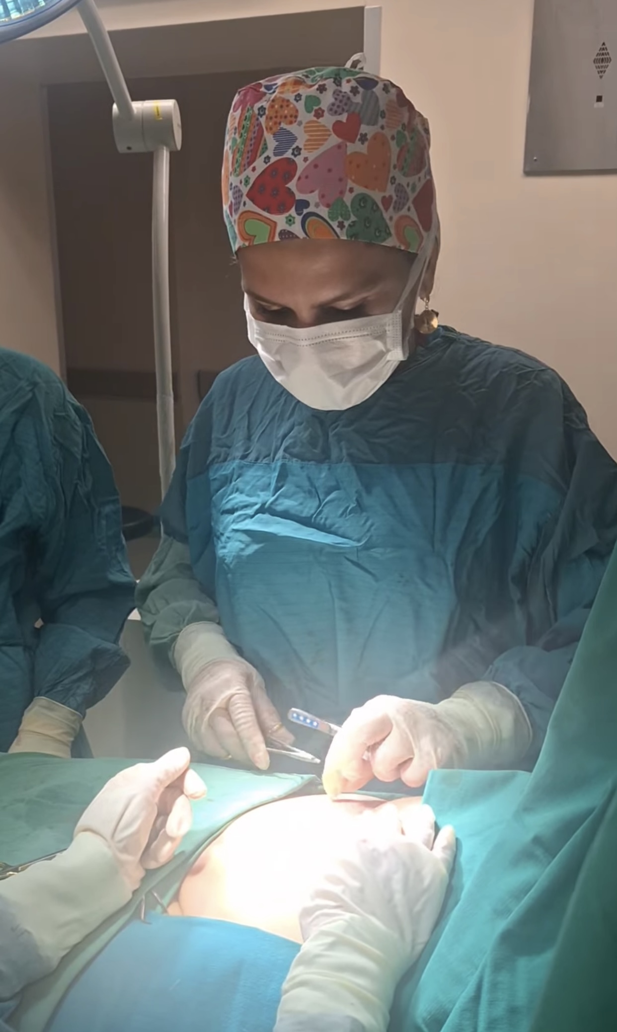 Ölkəmizə istirahətə gələn 10 yaşlı xarici vətəndaş Mərkəzi Klinikada uğurla əməliyyat olunub