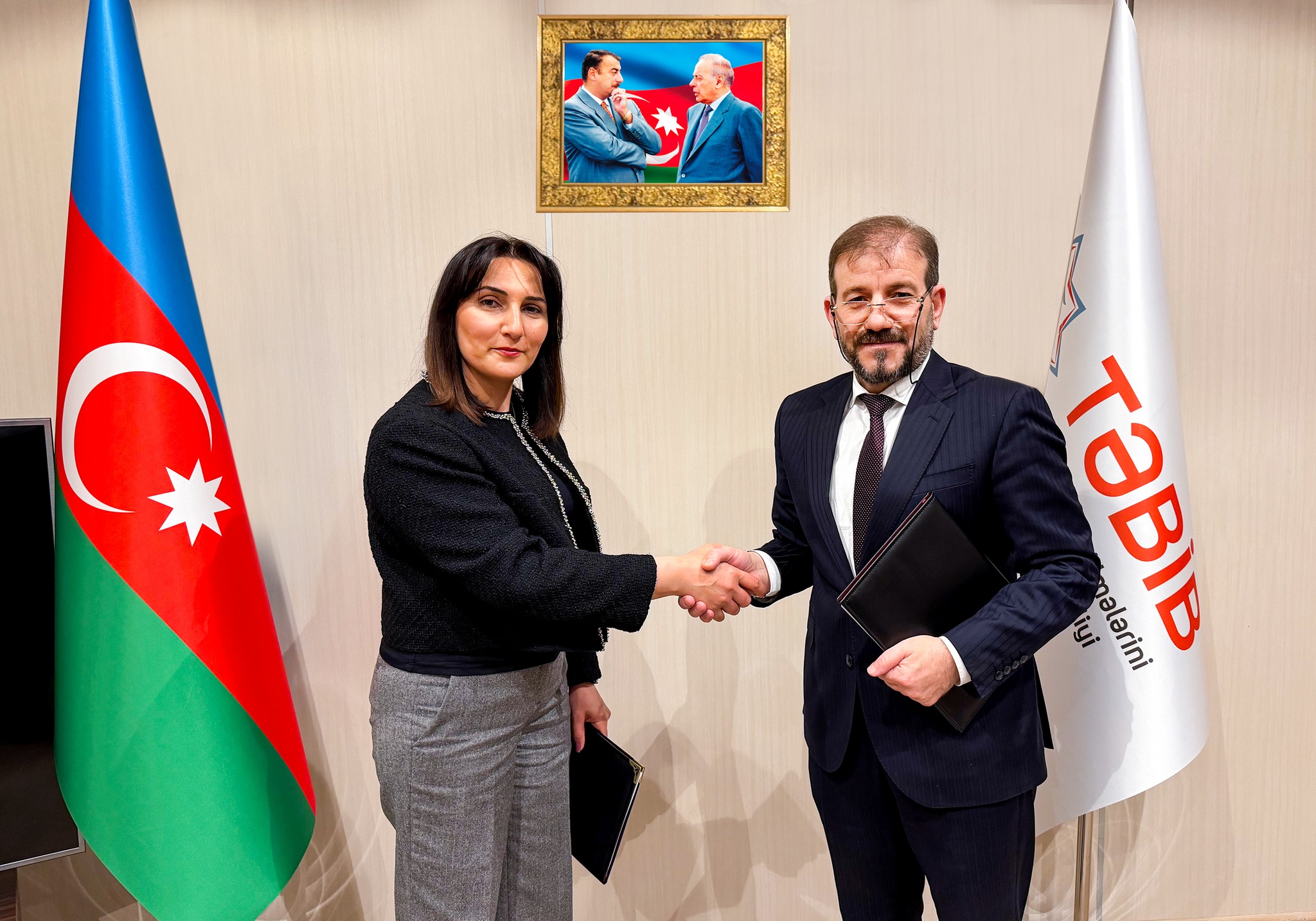  Yeni Klinikada “UpToDate” platformasının istifadəsinə start verilib   