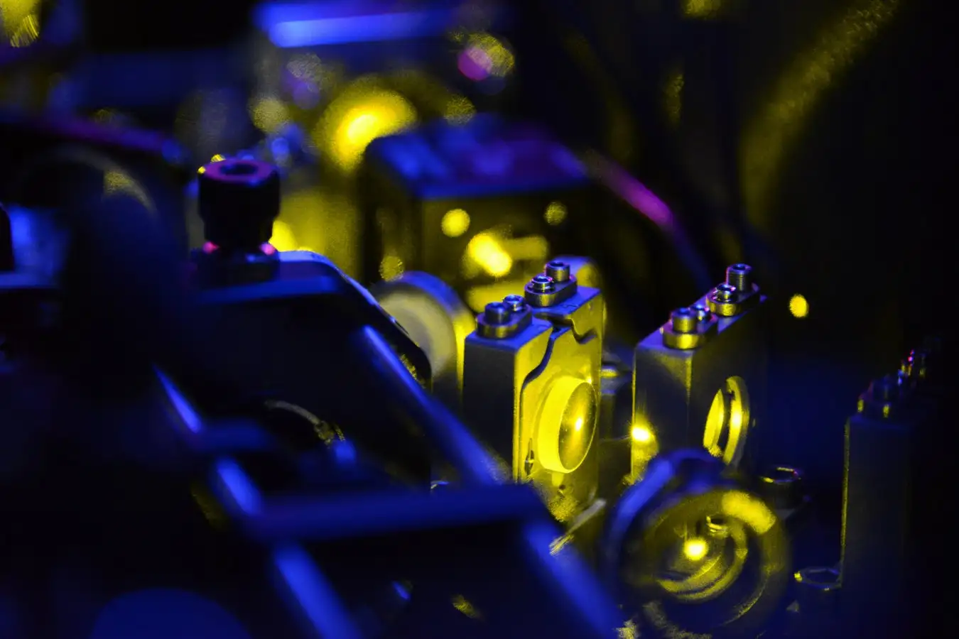 Kvant kimyası hesablamaları üzrə ilk səhvsiz metod hazırlanıb