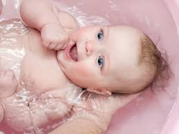 Yenidoğulmuş uşağı necə çimizdirmək lazımdır? - Pediatr Məhsəti Nəcəfova açıqladı