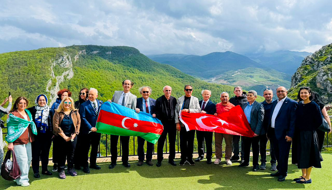  Bakı və Xankəndi şəhərlərində tibbin müxtəlif sahələrini əhatə edən regional konqreslər keçirilib   