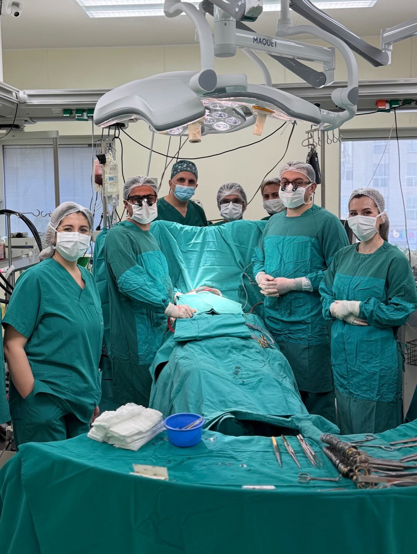 Yüksək riskli xəstədə tikişsiz cərrahi aortal qapaq ilk dəfə uğurla implantasiya olunub - Liv Bona Dea Hospitalda