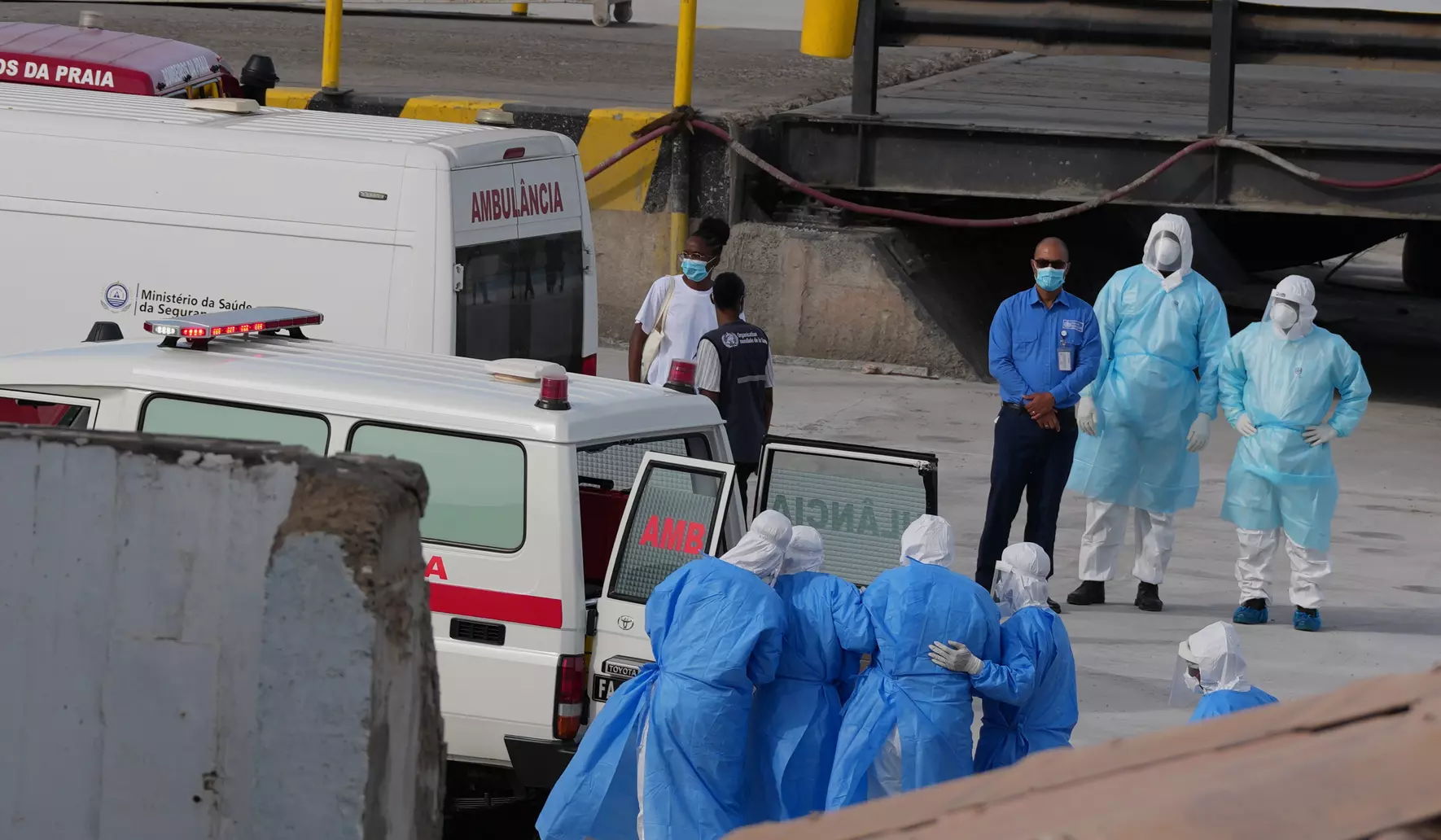 Niderlandda 12 səhiyyə işçisi hantavirusla işləyərkən qanun pozuntularına yol verib  