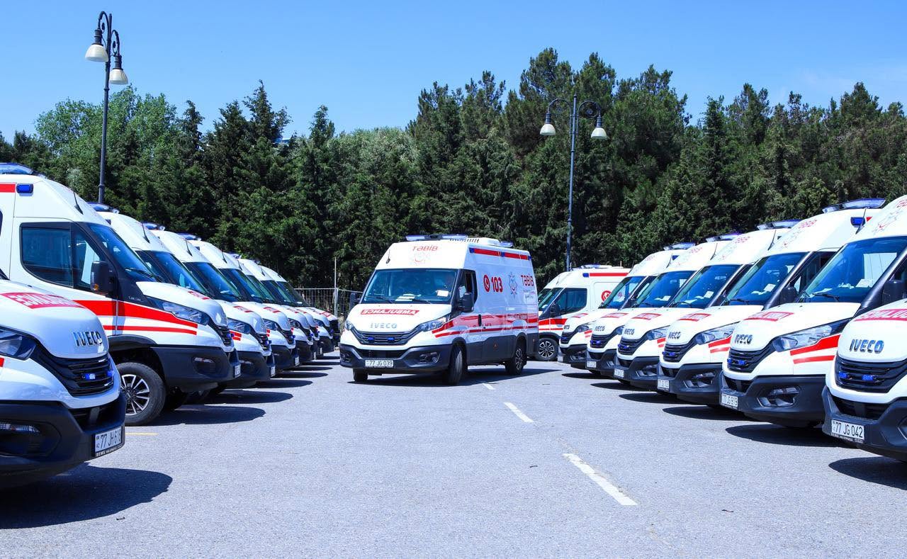 Müasir avadanlıqlarla təchiz olunmuş 25 ambulans bölgələrin istifadəsinə verildi