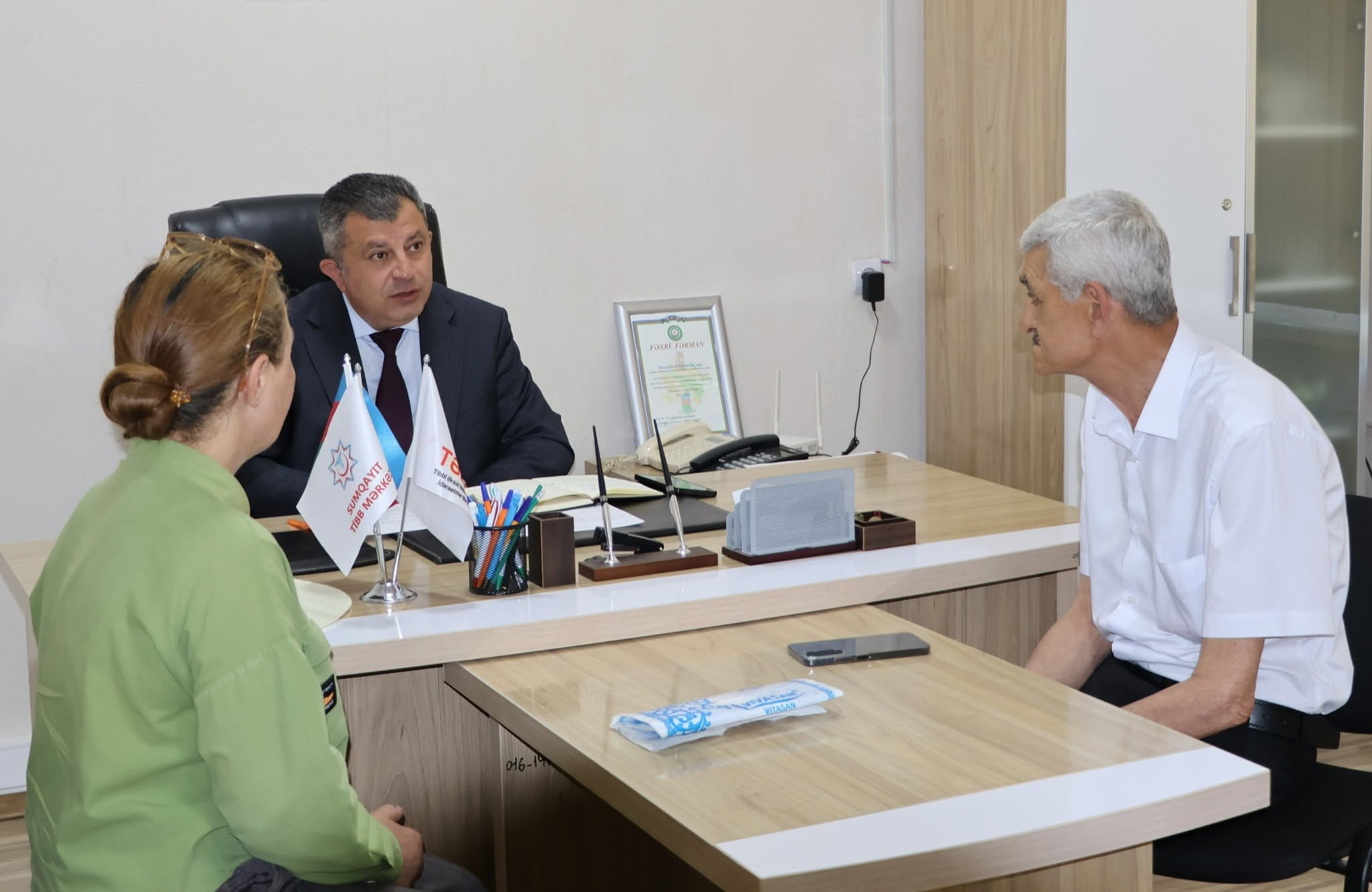  Sumqayıt Tibb Mərkəzinin direktoru vətəndaşları qəbul edib   