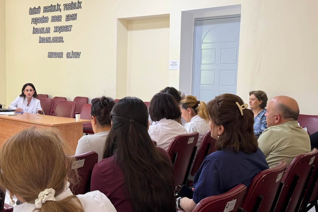 Tibb işçilərinin bilik və bacarıqlarının artırılması istiqamətində tədbir keçirilib