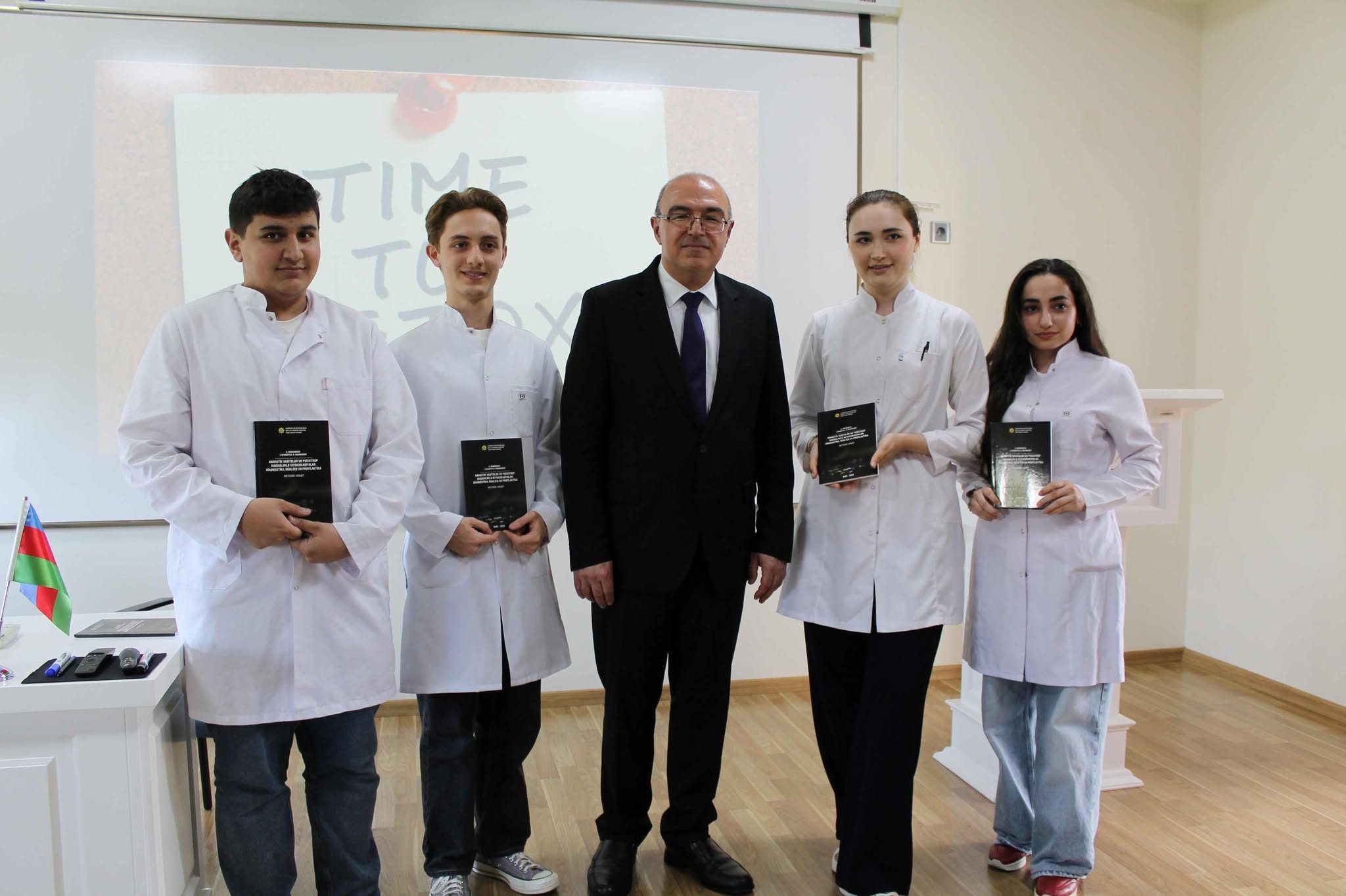  Birinci Moskva Dövlət Tibb Universitetinin tələbələri narkomaniya ilə mübarizəyə dair maarifləndiriliblər   