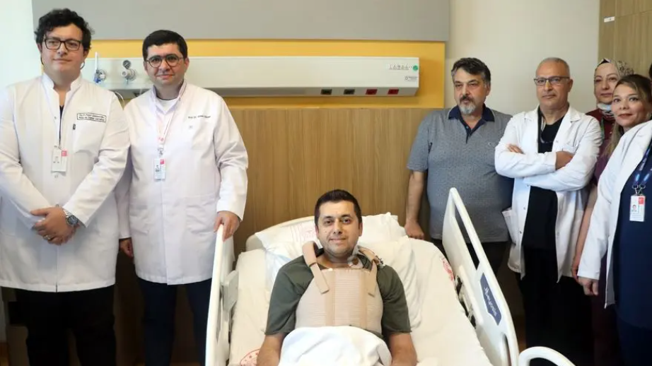 Nadir əməliyyat xəstəyə ikinci həyat bəxş etdi