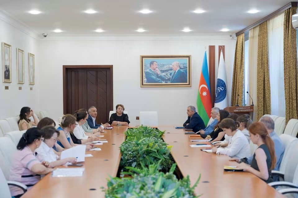 ATU-da tibb ixtisasları üzrə yeni tədris proqramlarının növbəti müzakirəsi keçirilib  