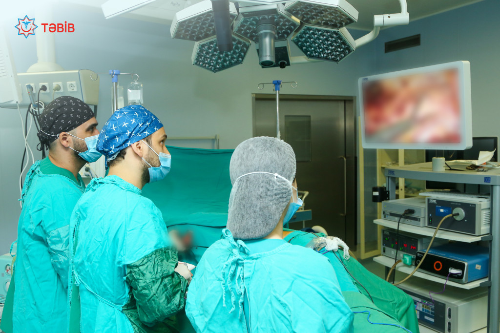 Yeni Klinikada ilk laporoskopik parsial nefrektomiya əməliyyatı uğurla icra olunub  