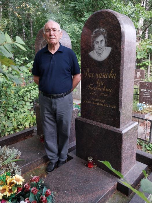 Repressiyalardan tibb elminin zirvəsinə