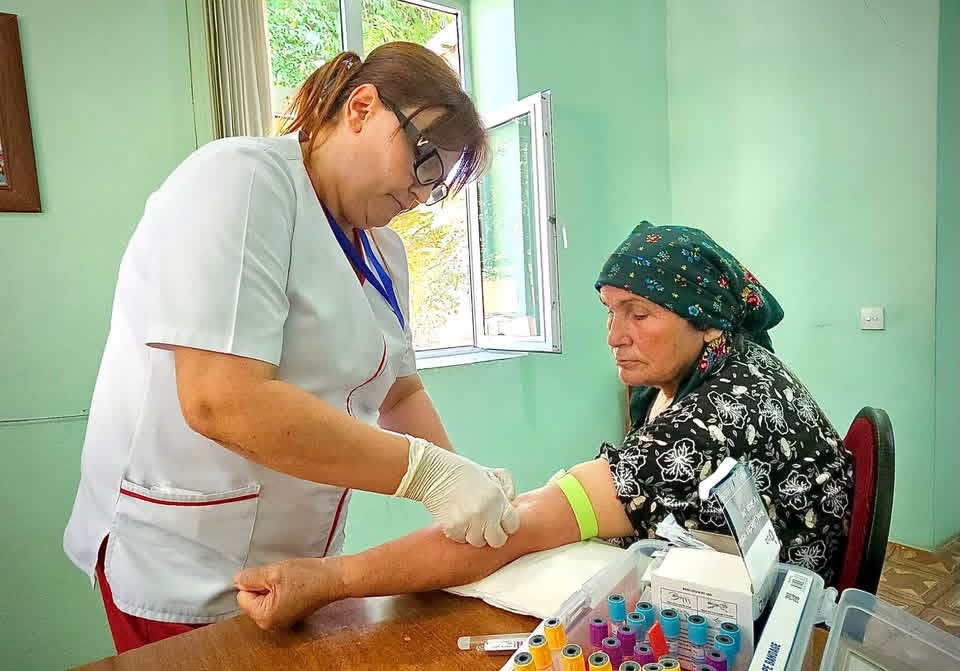 Xaçmaz rayonu Nabran kənd sakinlərinin səyyar tibbi müayinəsi təşkil olunub