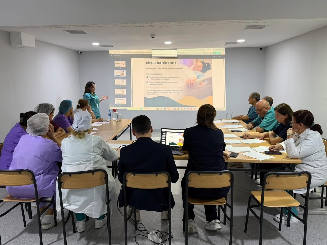 Laçında “Hiperqlikemik və hipoqlikemik komalar zamanı yardım” mövzusunda təlim keçirilib