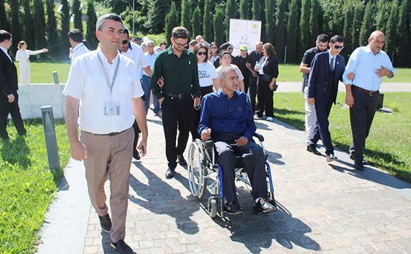 Əlilliyi olan şəxslərin sosial və mədəni həyata fəal inteqrasiyasına dəstək göstərilir