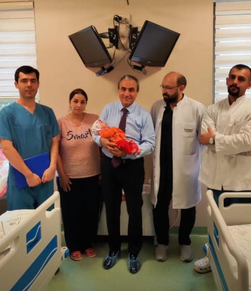 2 aylıq körpə mürəkkəb ürək əməliyyatından sonra evə yola salındı