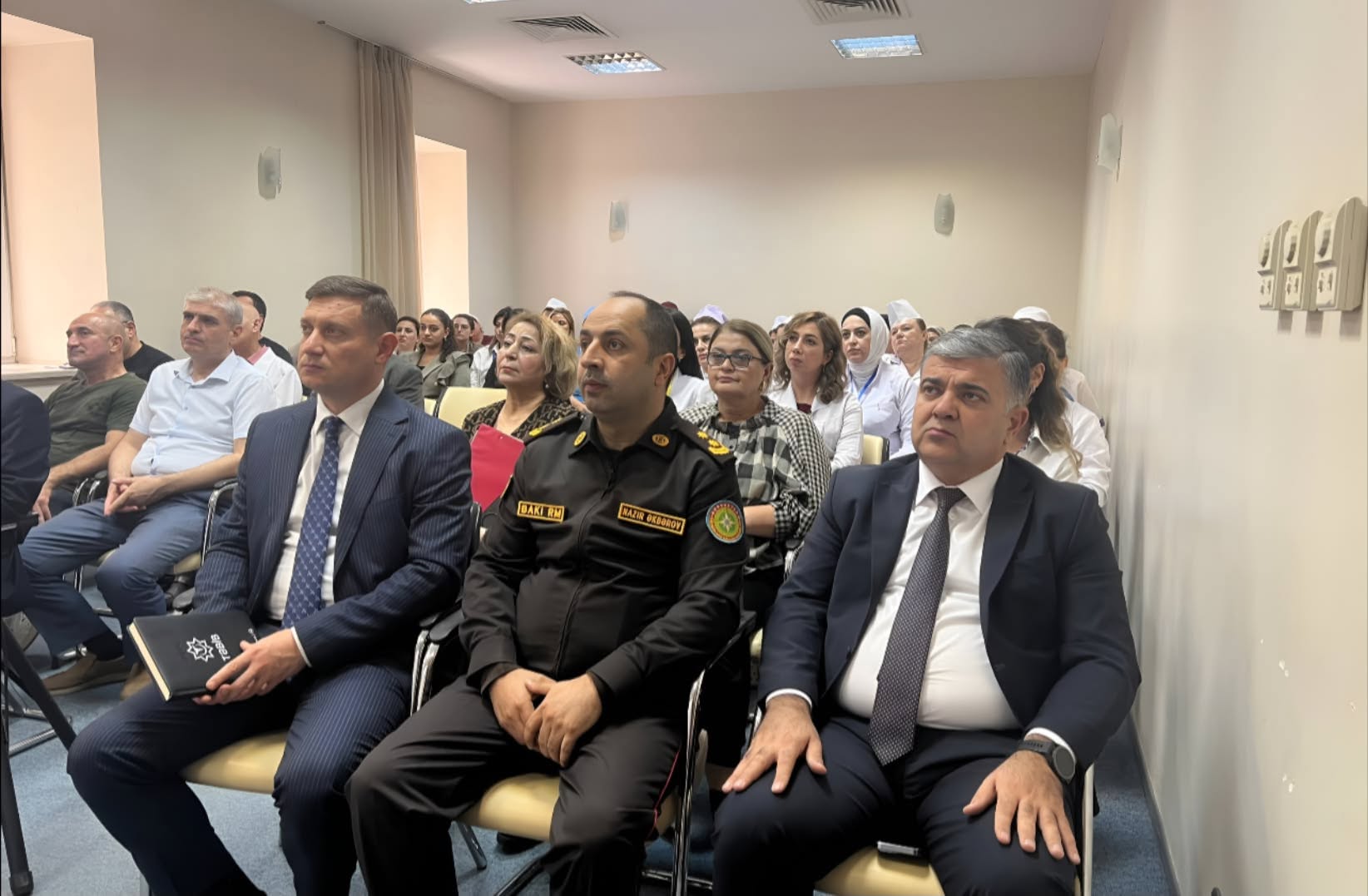  Respublika Kliniki Uroloji Xəstəxanasında maarifləndirici təlim: “Mülki müdafiə tədbirlərinin təşkili və həyata keçirilməsi”    