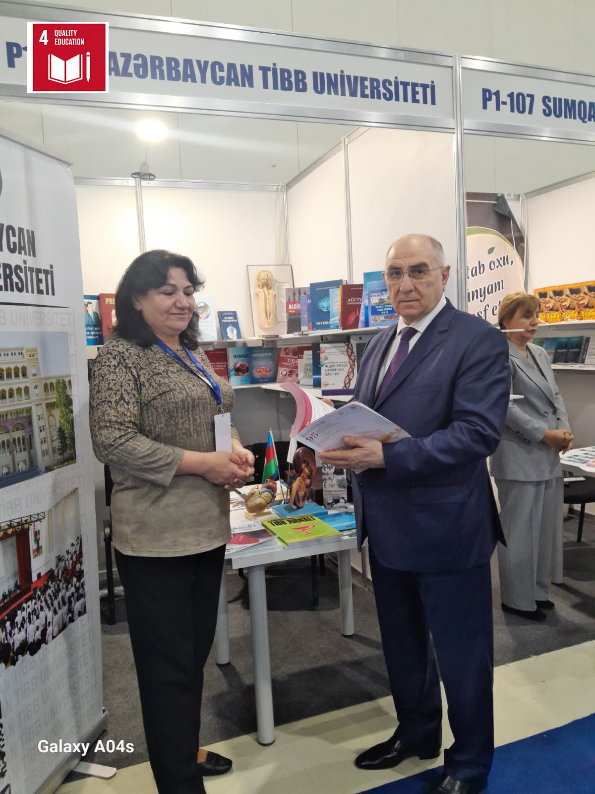AMEA-nın vitse-prezidenti ATU-nun kitab sərgisindəki stendi ilə tanış olub